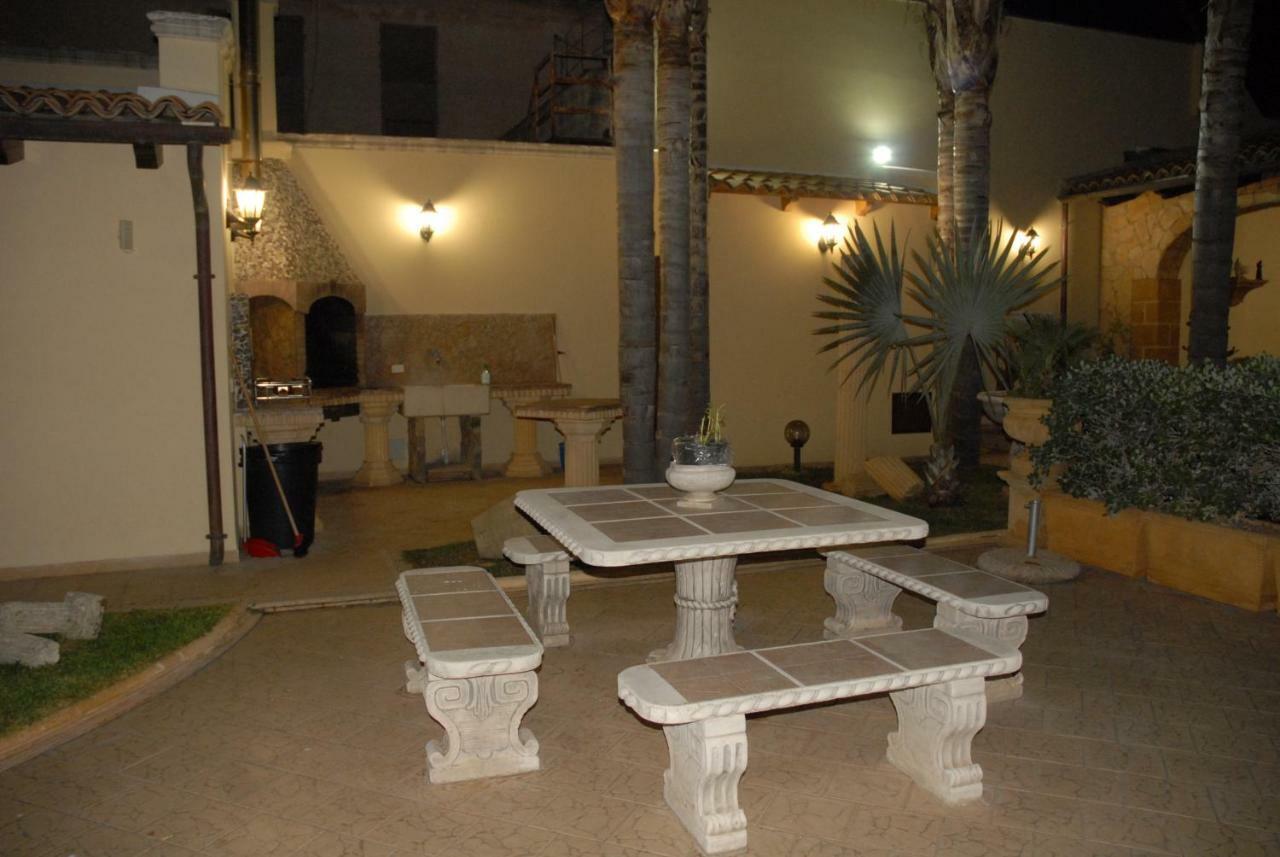 Suite Margarita Mazara del Vallo Bagian luar foto